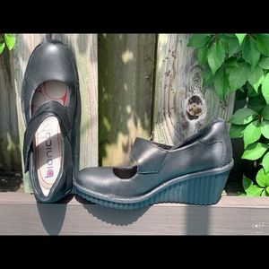 Bionica 7 1/2 Women’s Shoes NEW